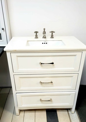 Ronbow single bathroom - 32",